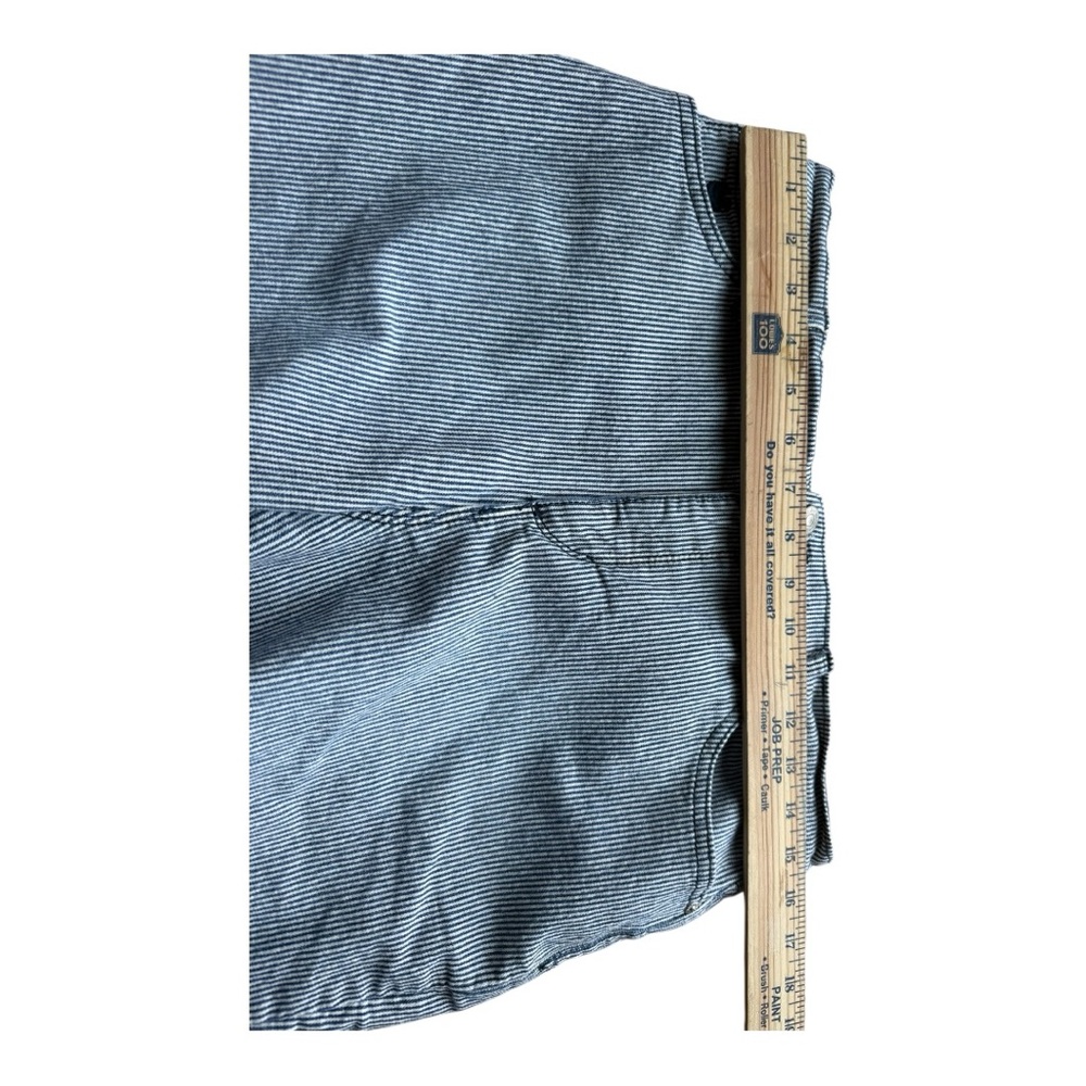 Gloria Vanderbilt, women’s size 10P blue and white striped shorts. - Picture 4 of 7